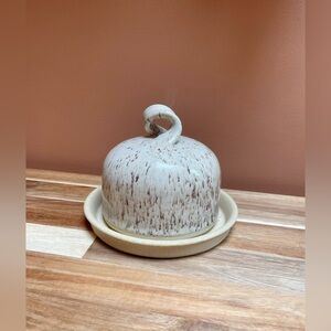 Stoneware Pottery Dome Butter Dish